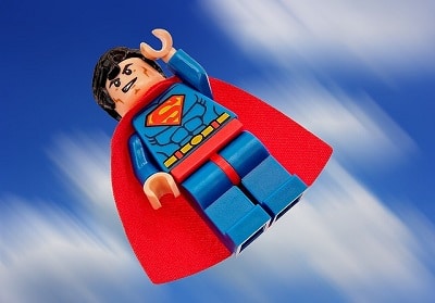 lego superman qui s'envole pour un audit seo rapide
